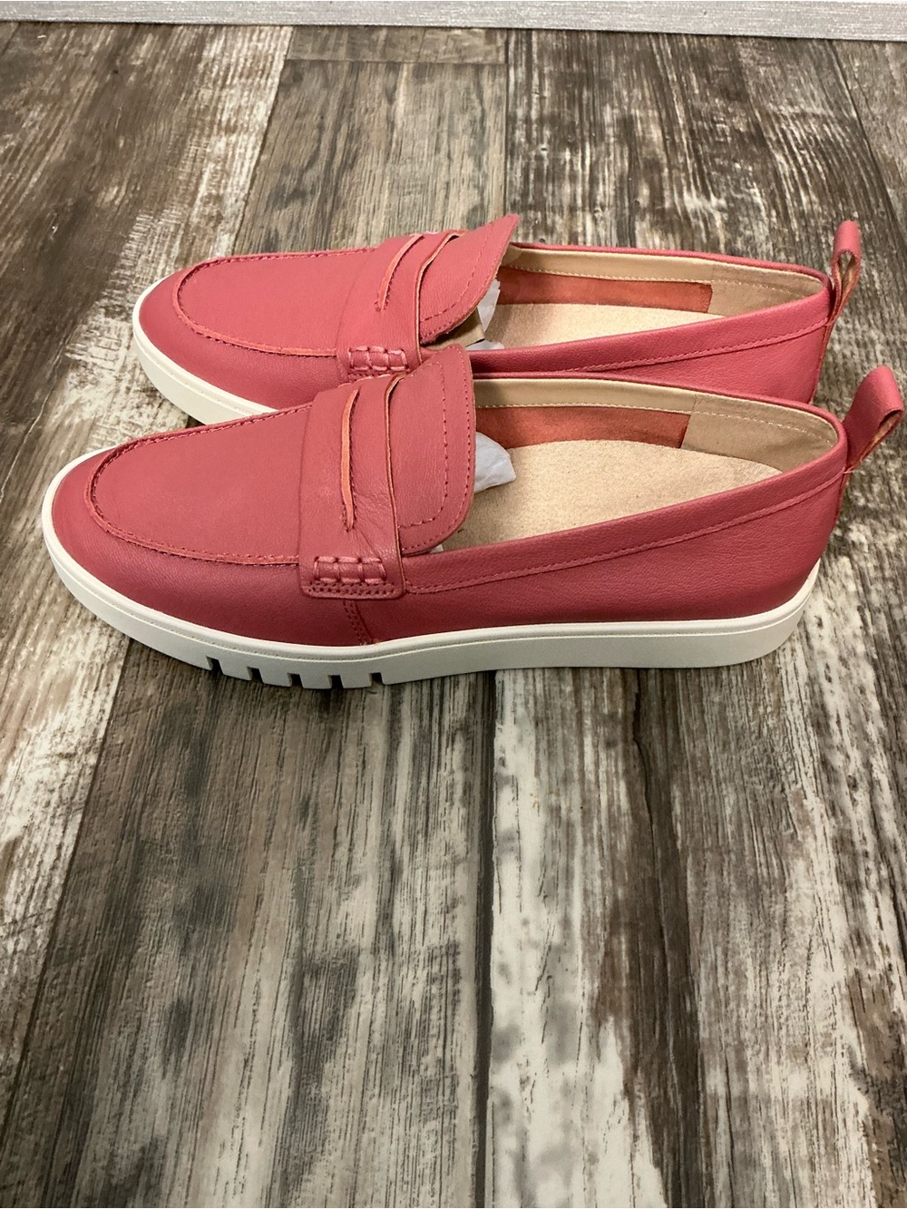 Vionic Women’s Slip-On Loafer in Dusty Rose with Cream Sole Size 8 - Picture 9 of 16